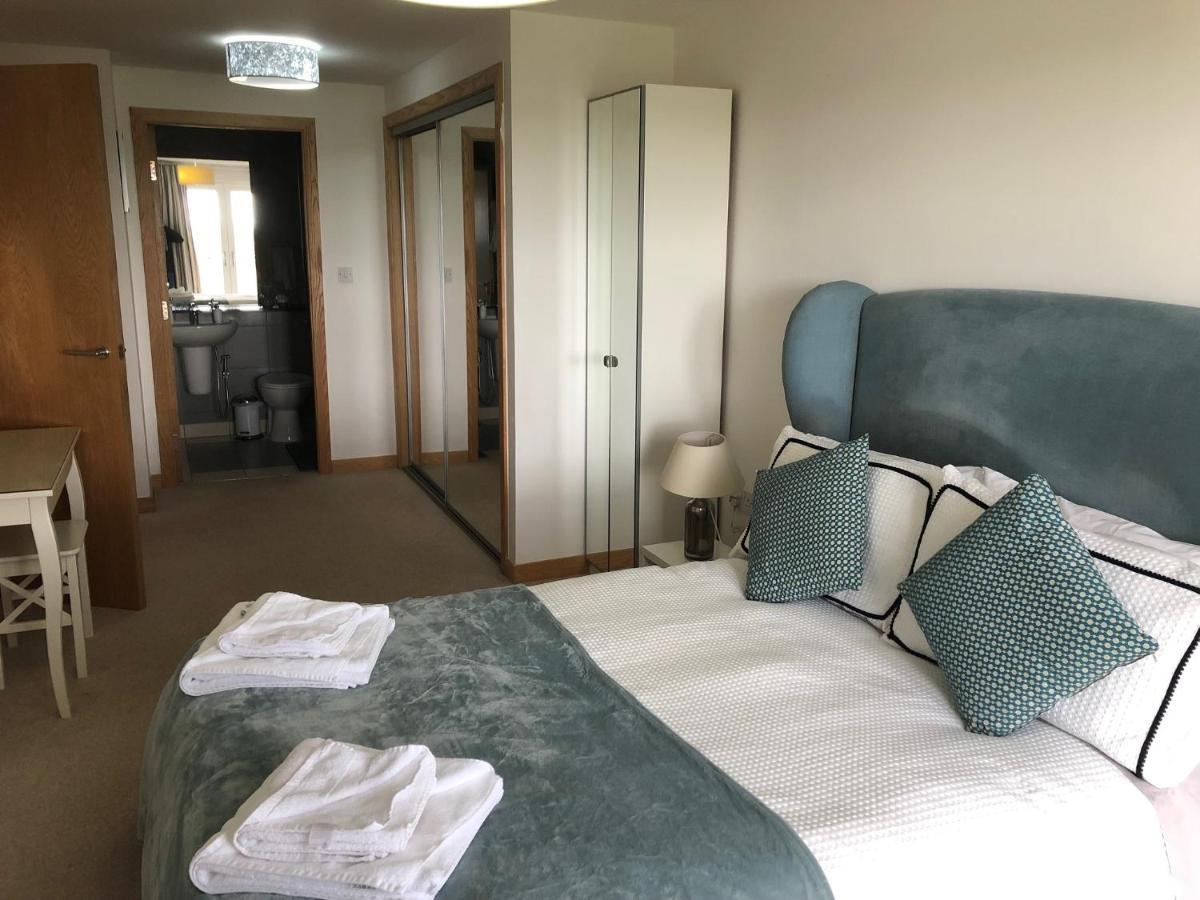 Stunning 3 Large Bedrooms 2 Bathrooms In Harbour Appartement *