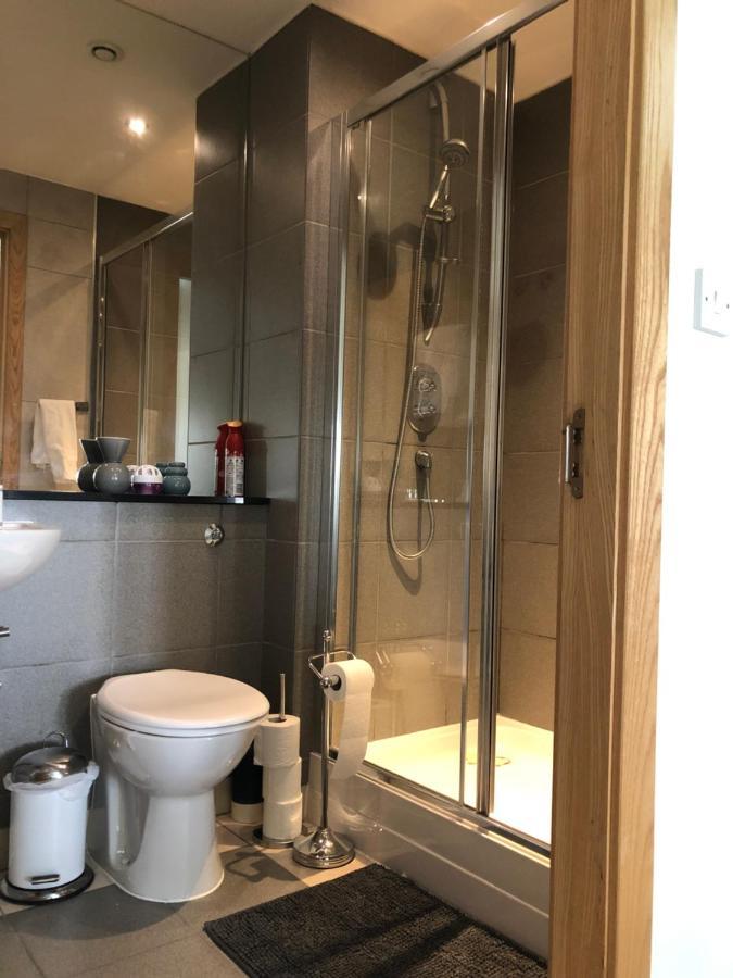 Stunning 3 Large Bedrooms 2 Bathrooms In Harbour * Édimbourg