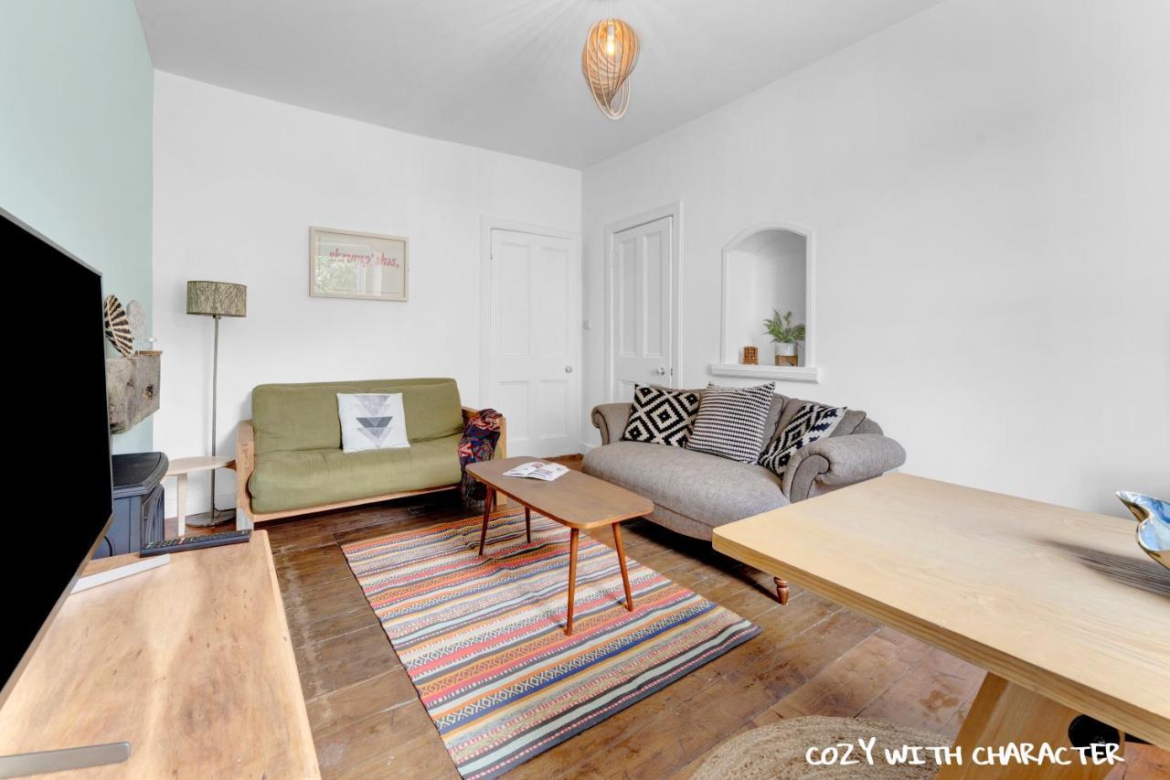 Cozy With Character Cochrane At Leith Links Park Apartment