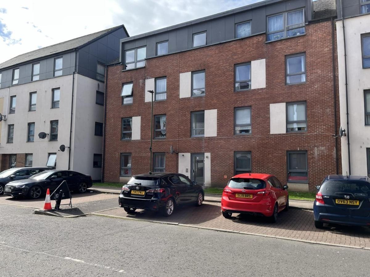 Bright 2 Bedroom - *