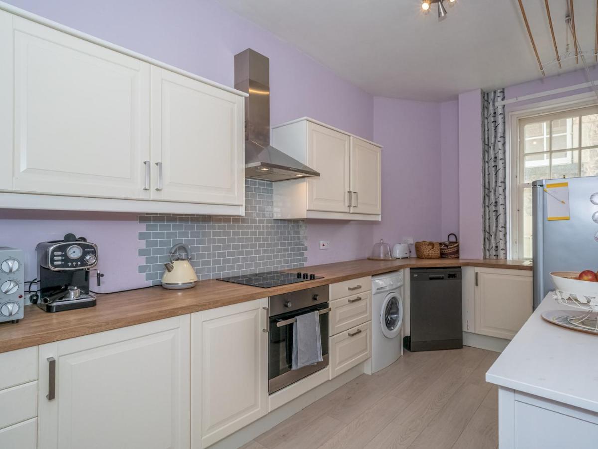 Pass The Keys Spacious Flat At Royal Mile Apartment Edinburgh