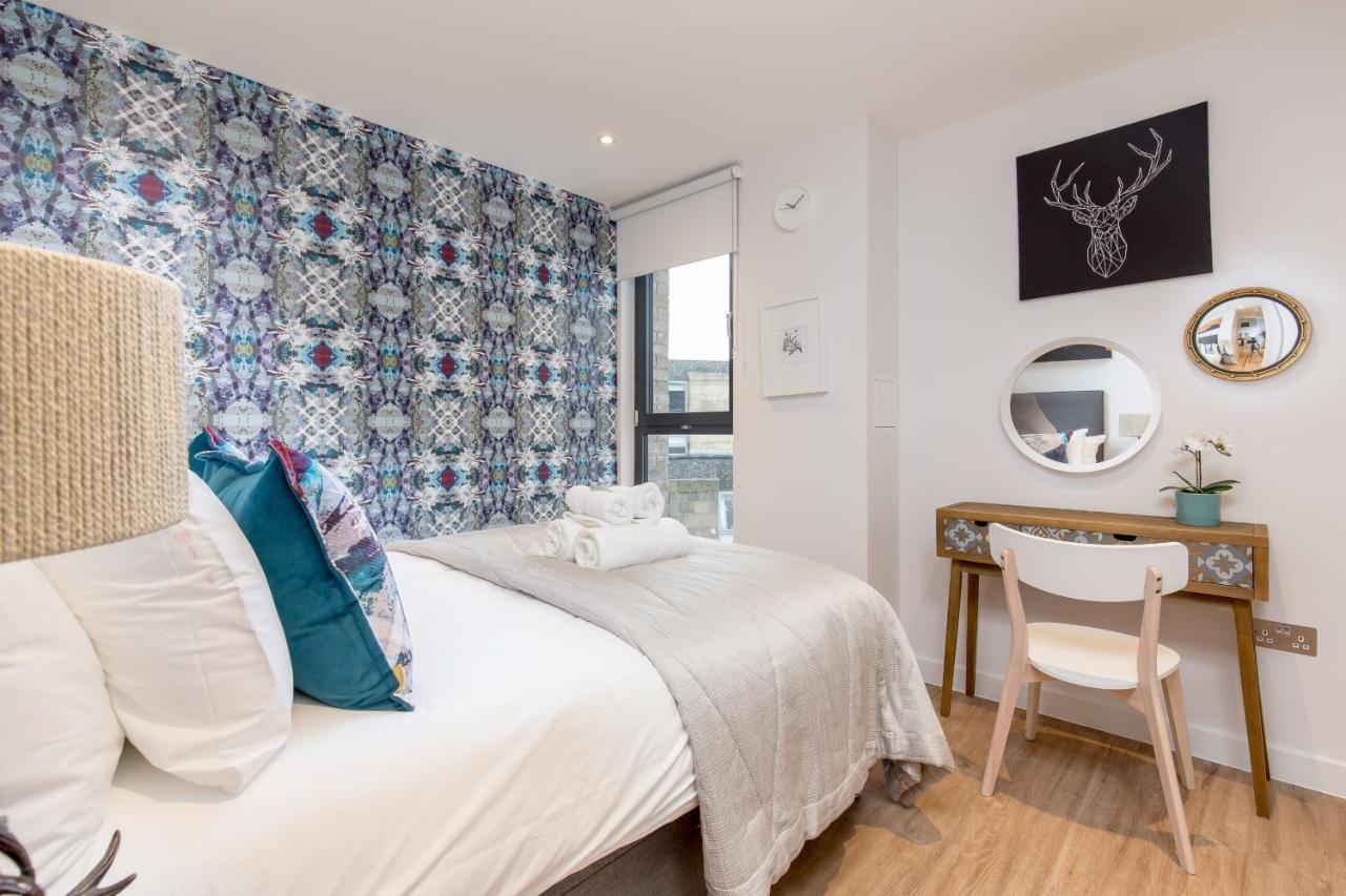 Sophisticated Studio For 2 W/ Edin Castle Views Apartment