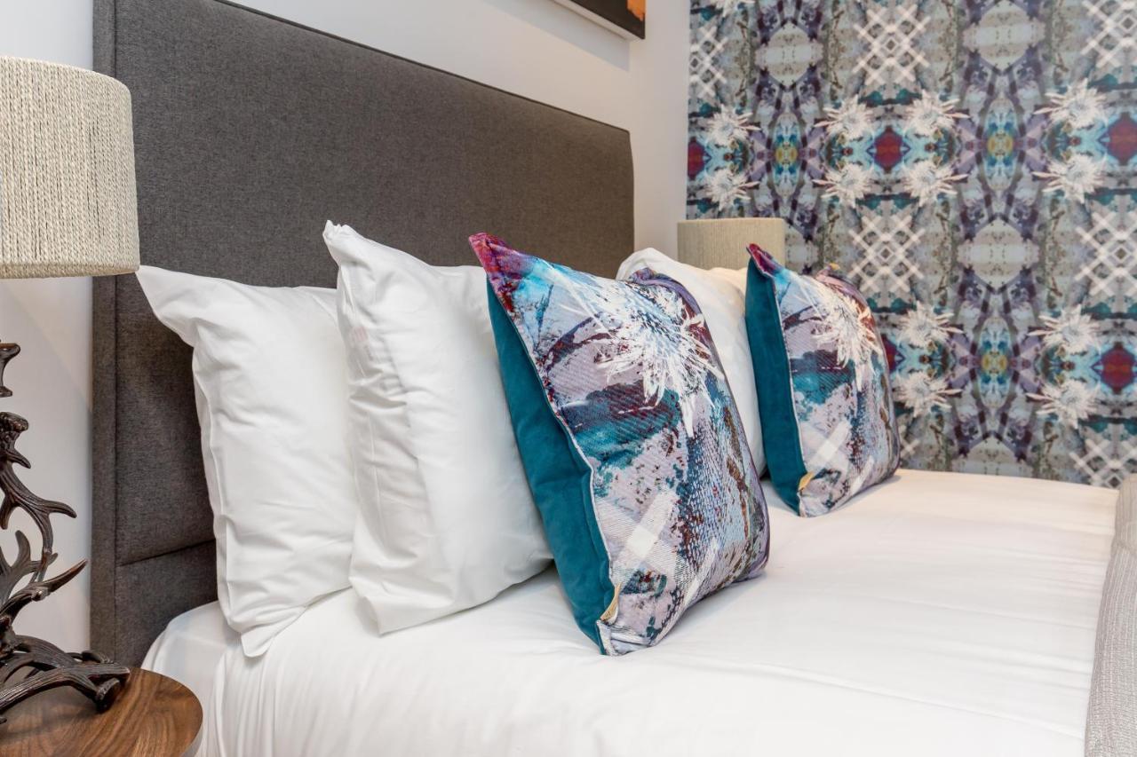 Sophisticated Studio For 2 W/ Edin Castle Views * EDI