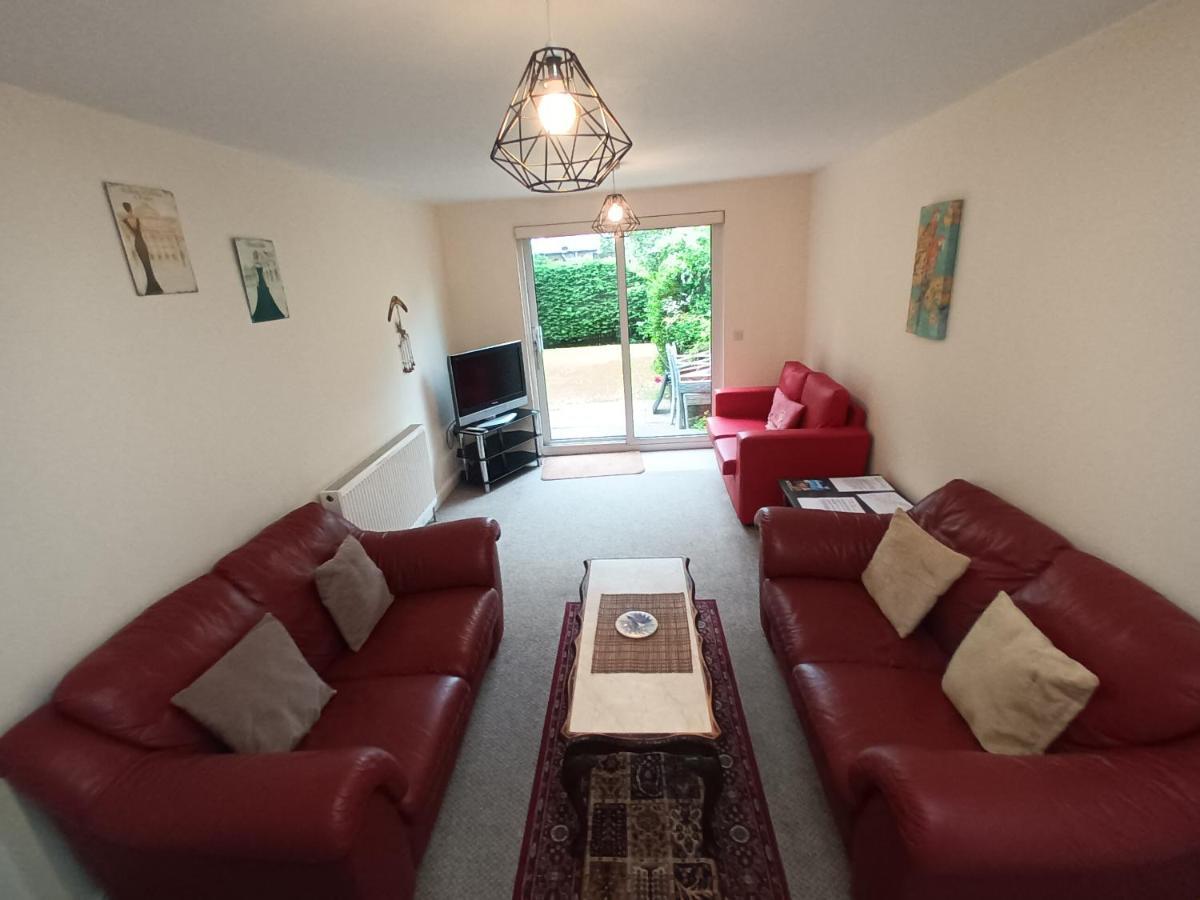 Appartement Modern With Free Parking And Private Garden
