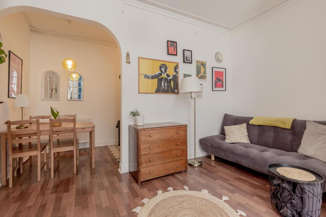 Stylish Flat In With Private Garden *