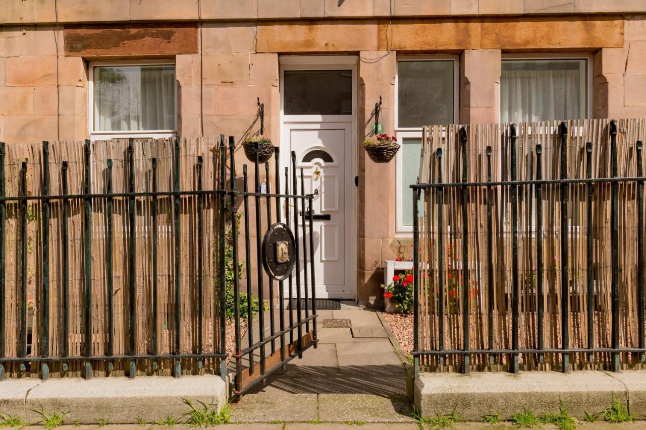 Stylish Flat In With Private Garden Edinburgh