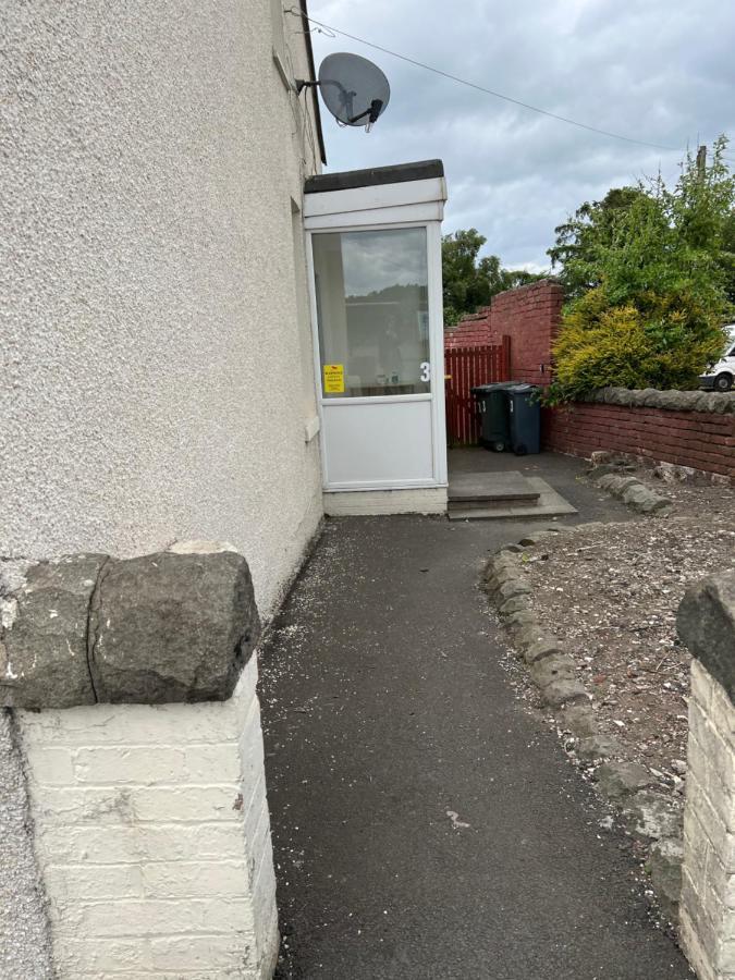4 Bed Near Airport *