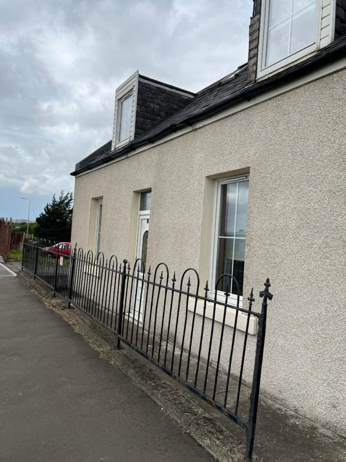 4 Bed Near Airport * Edinburgh