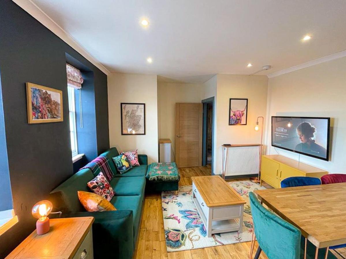 Lively & Energetic 2br On The Royal Mile Edinburgh