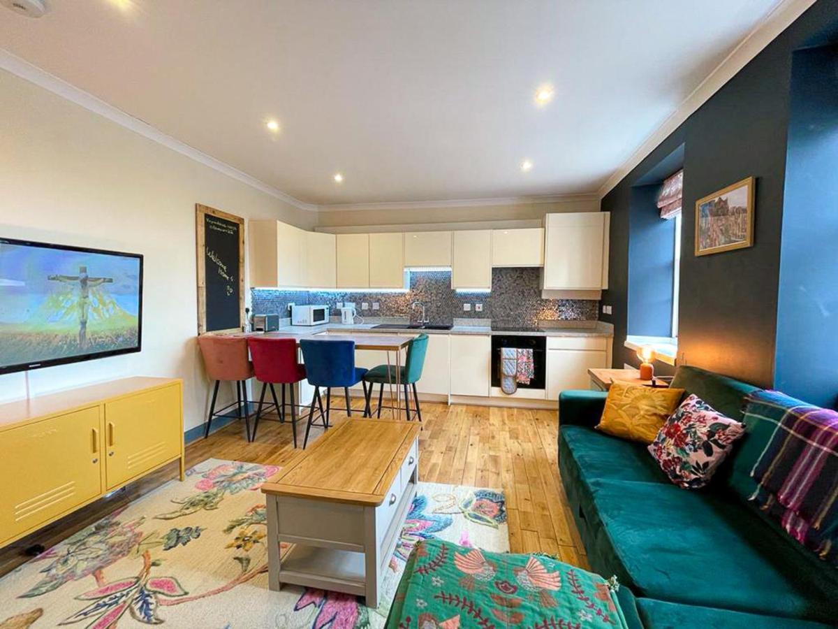 Lively & Energetic 2br On The Royal Mile Edinburgh
