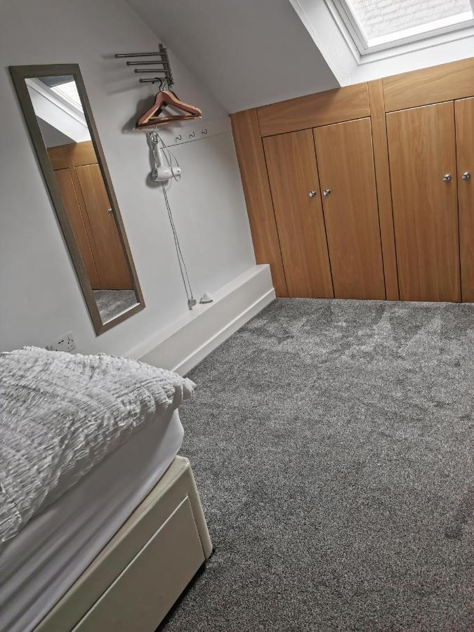 2 Bedroom With Park View Apartment Edinburgh