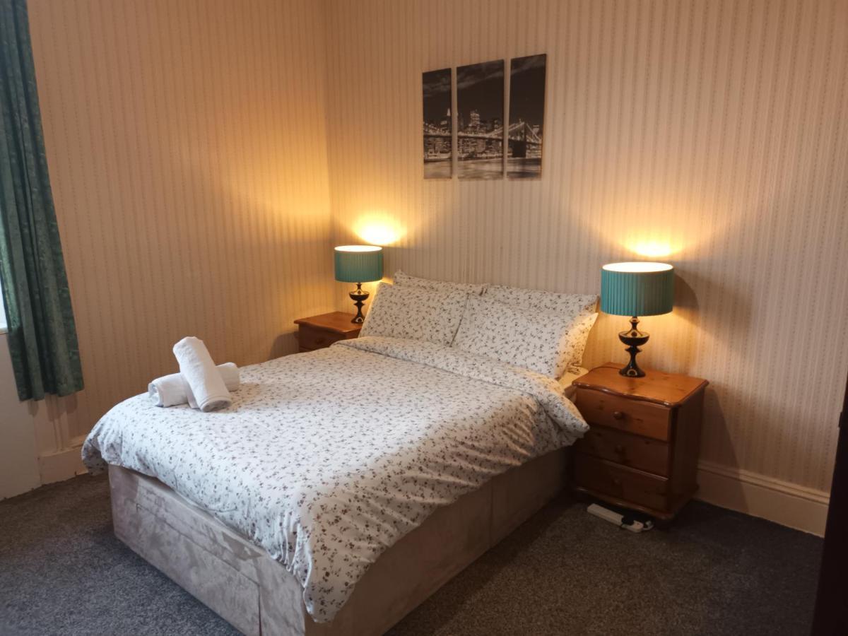 Apartment Victorian 3 Bedroom With Free Parking And Private Garden *