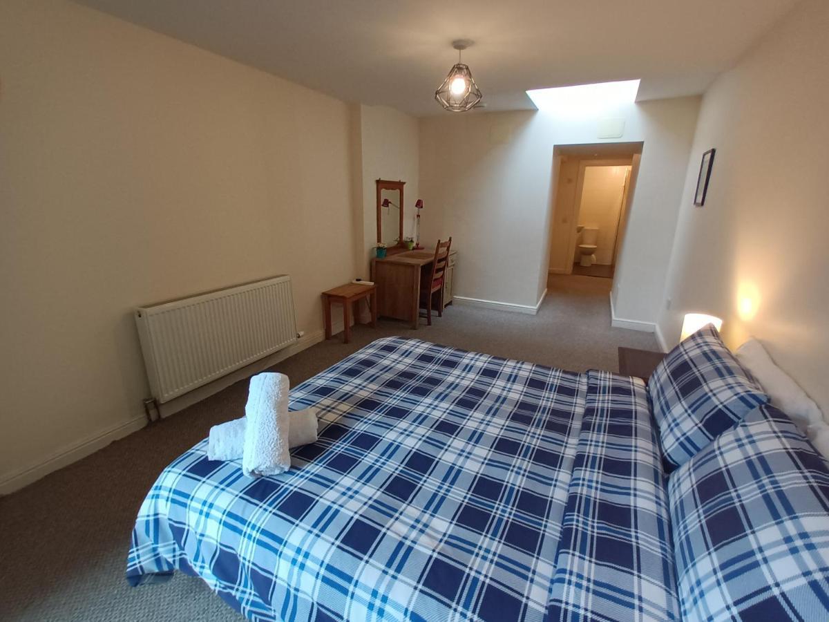 Modern With Free Parking And Private Garden Appartement *