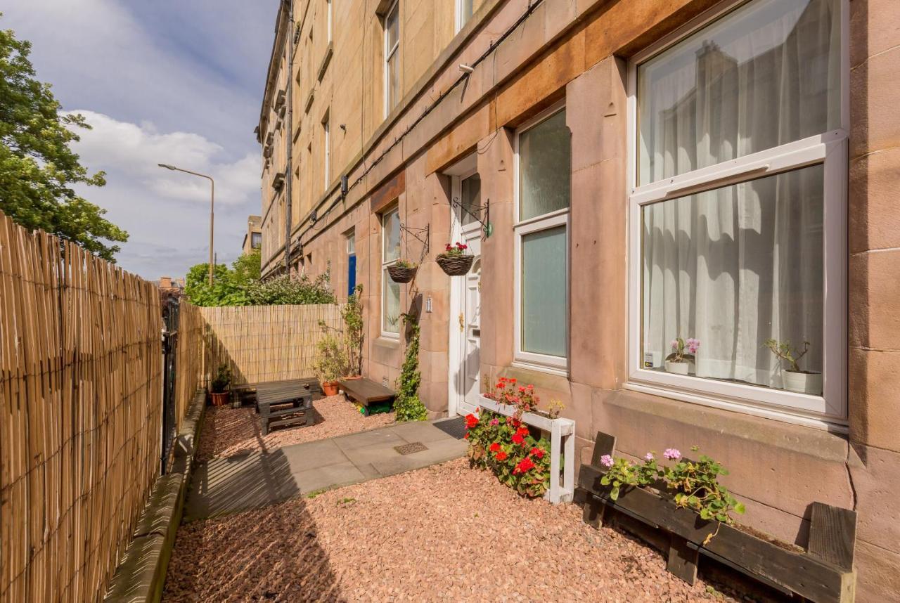 Stylish Flat In With Private Garden Apartment *