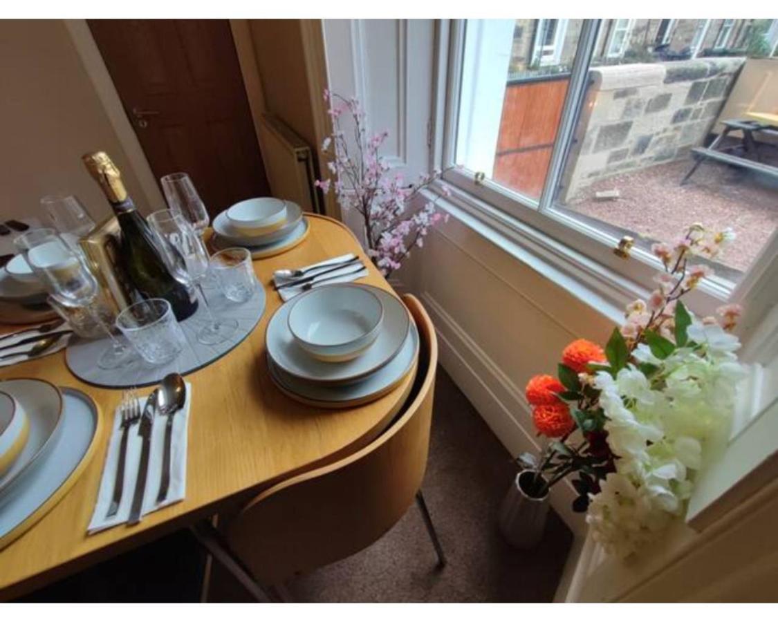 Private Garden With Parking * Edinburgh