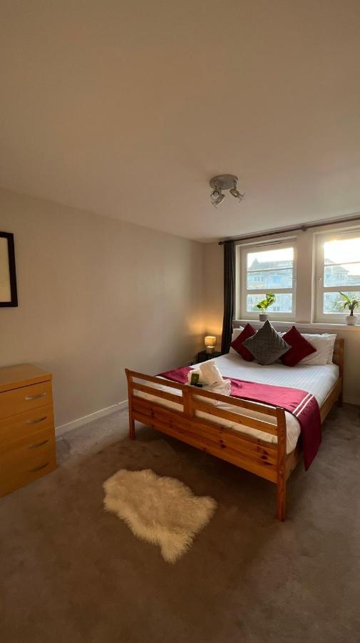 Centre - Powderhall Modern Spacious 2 Bedroom With Free Parking