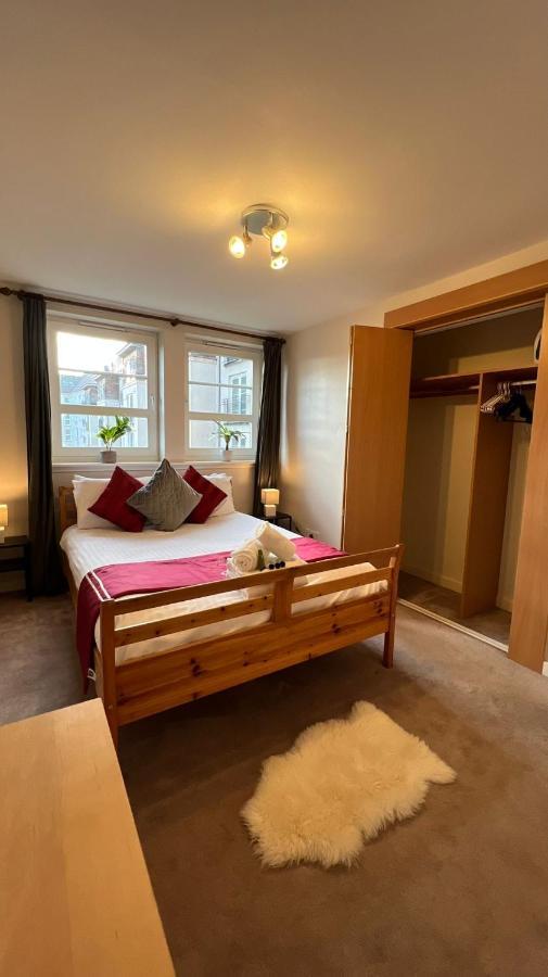 Centre - Powderhall Modern Spacious 2 Bedroom With Free Parking Apartment