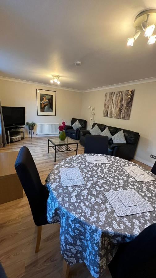 Centre - Powderhall Modern Spacious 2 Bedroom With Free Parking Apartment *