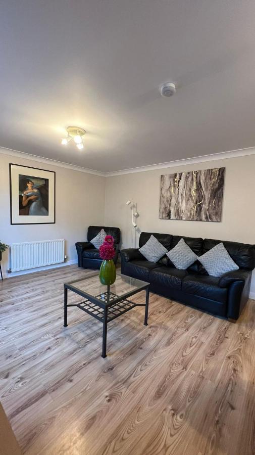 Centre - Powderhall Modern Spacious 2 Bedroom With Free Parking