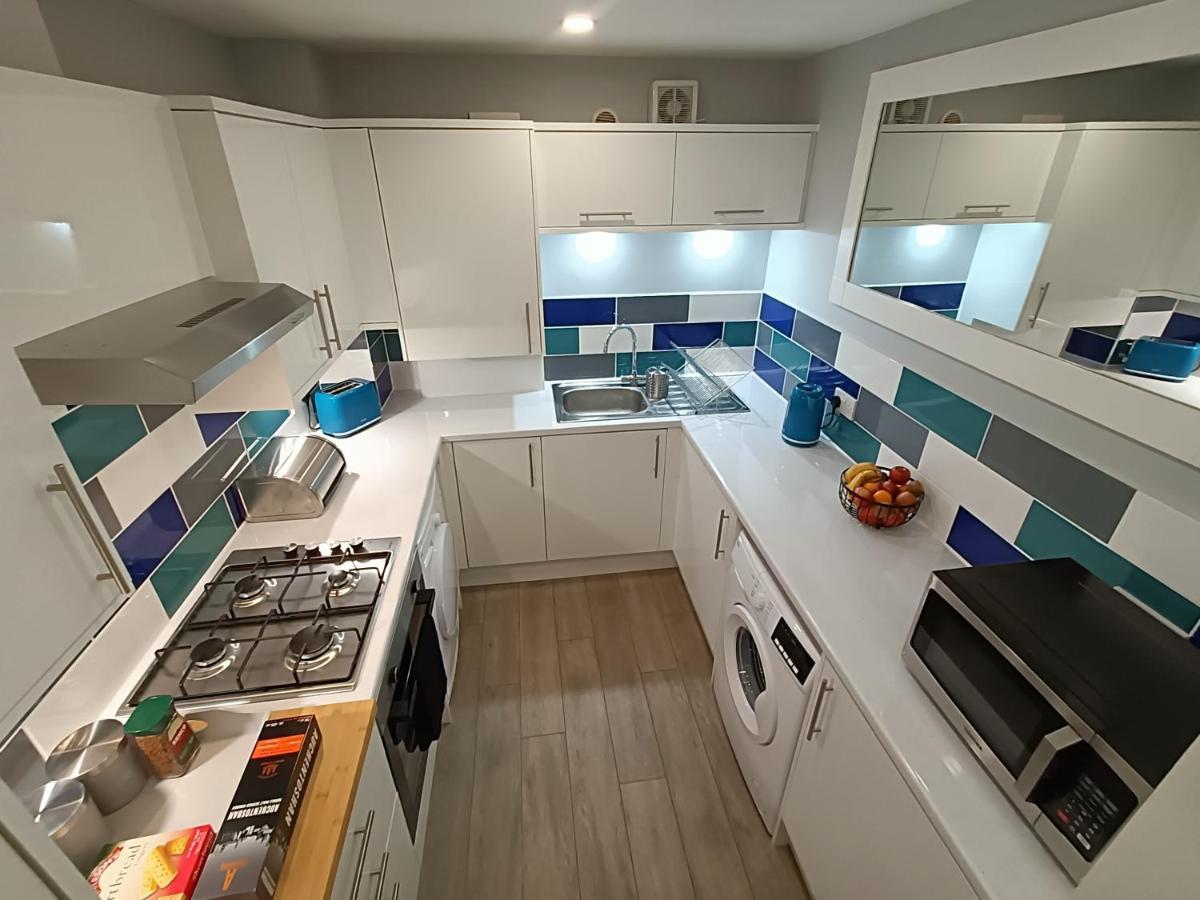 Stunning Spacious Apartment *