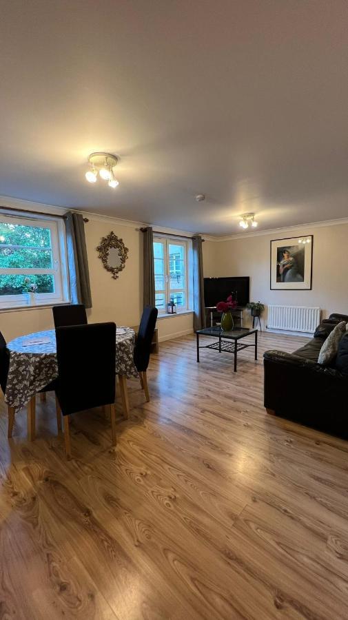 Centre - Powderhall Modern Spacious 2 Bedroom With Free Parking Apartment Edinburgh