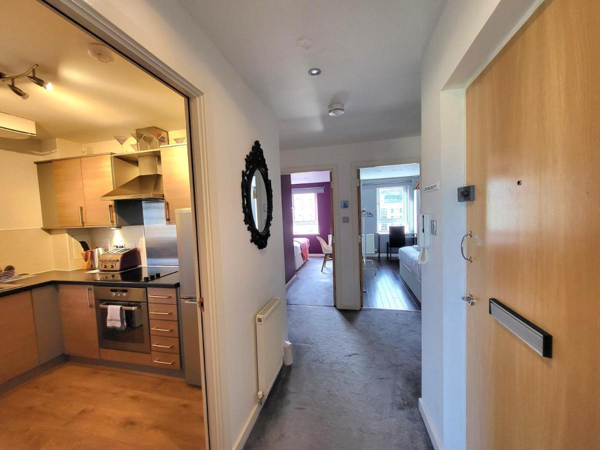 Apartment 4 Separate Beds, Sleeps 6, Beautiful 2 Bed Edinburgh
