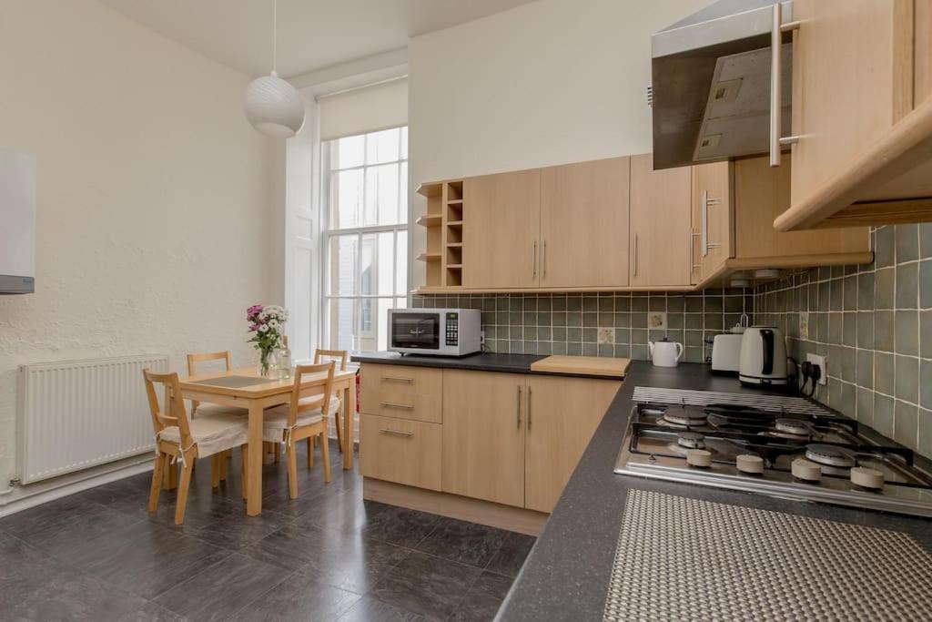 St Quarter 2 Bed *