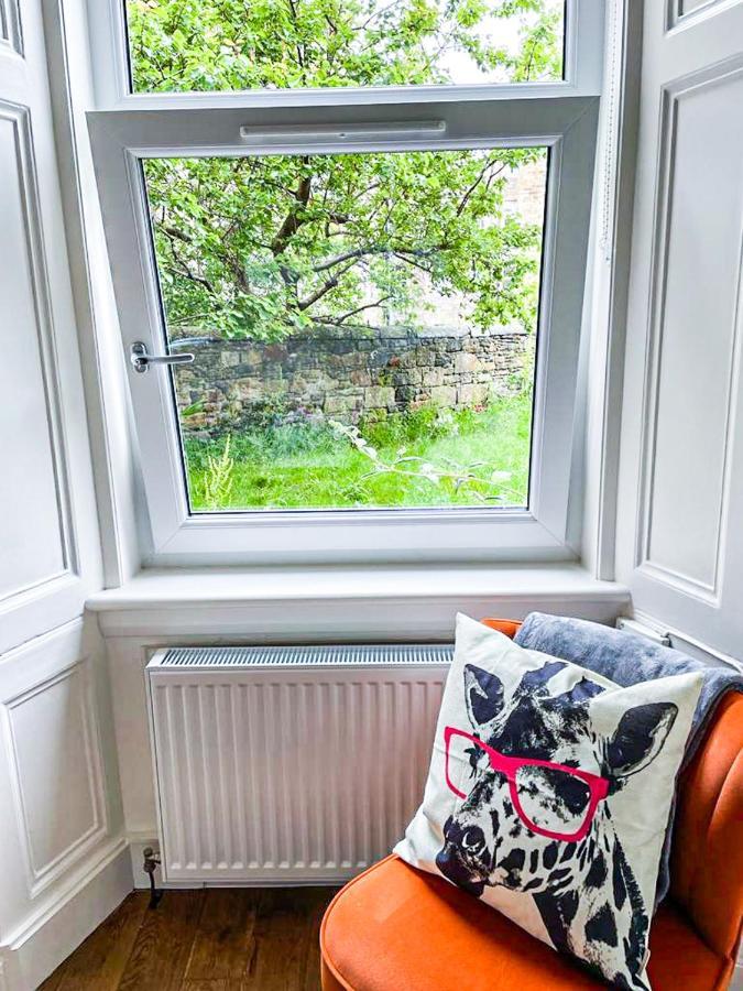 Desirable 2 Bed Near Castle Apartment Edinburgh