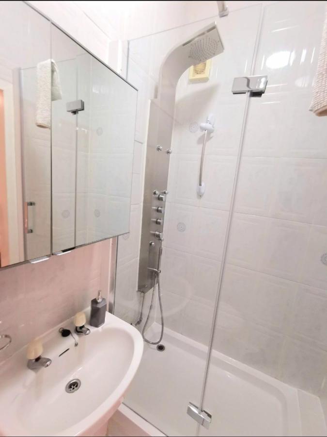 Luxury Five Bedroom Deluxe Duplex I Centre I Fully Equipped I Fountainpark
