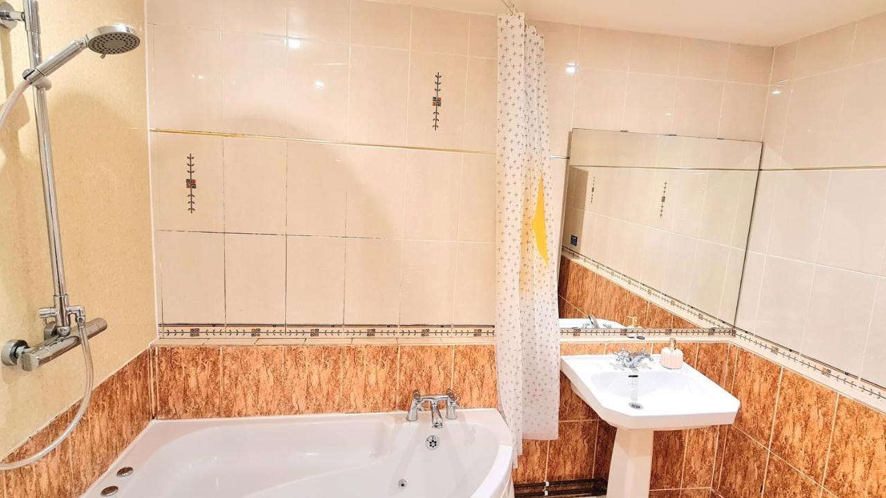 Luxury Five Bedroom Deluxe Duplex I Centre I Fully Equipped I Fountainpark Edinburgh