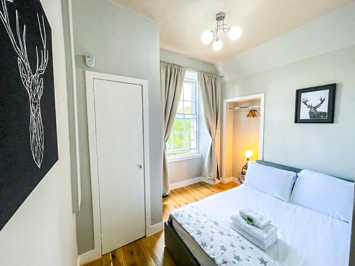 Charming 3 Bed In Old Town *