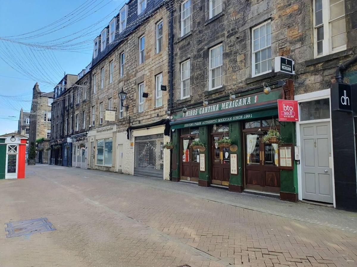 Lovely 2 Bedroom Flat In The Heart Of The *