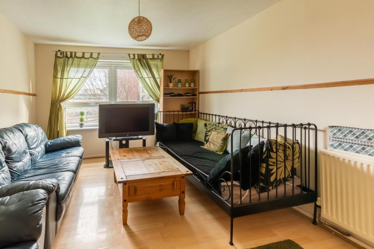 Edinburgh City Centre Aishia/Sakina Apartment EDI