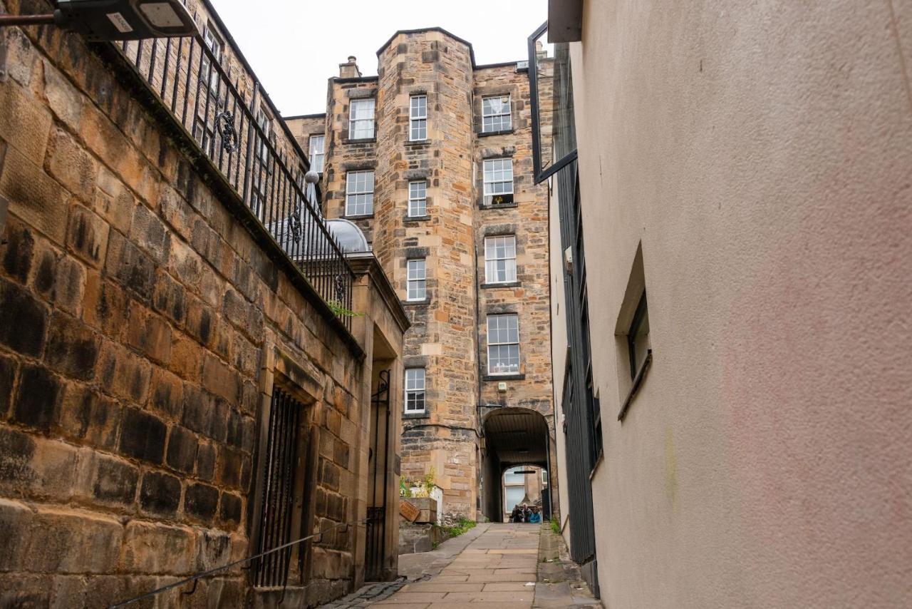 Apartment Luxury 3 Bedroom On Edinburgh's Royal Mile Edinburgh