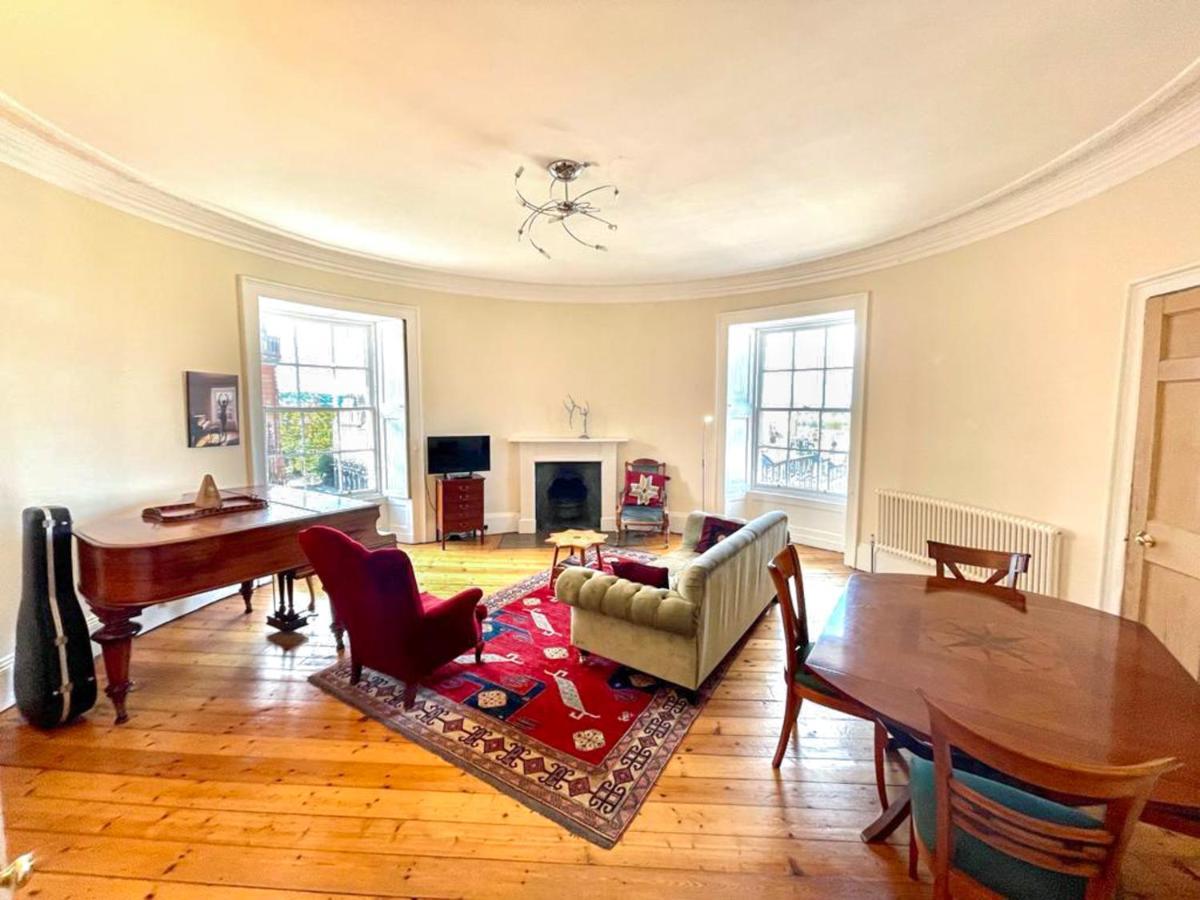 Incredible St Andrew's Sq - 2 Bed In The Sky *