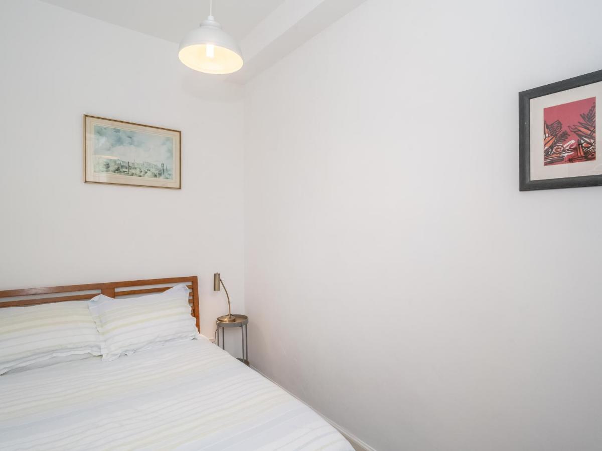 Pass The Keys Renovated 2bed Flat In Quiet Area Near The Meadows * Edinburgh