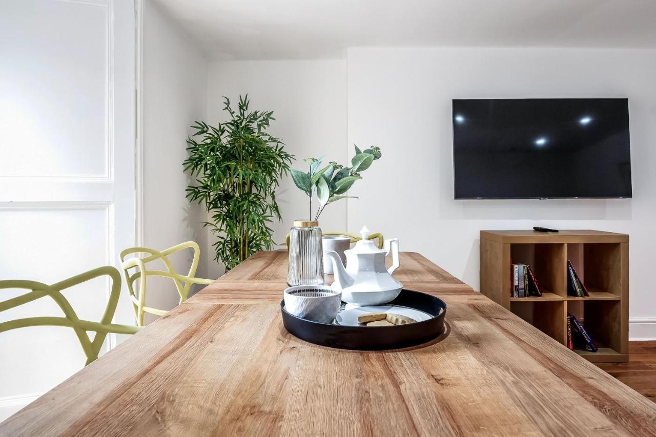 Ferienhaus Cozy With Character Large 2 Bedroom Main Door With Garden *