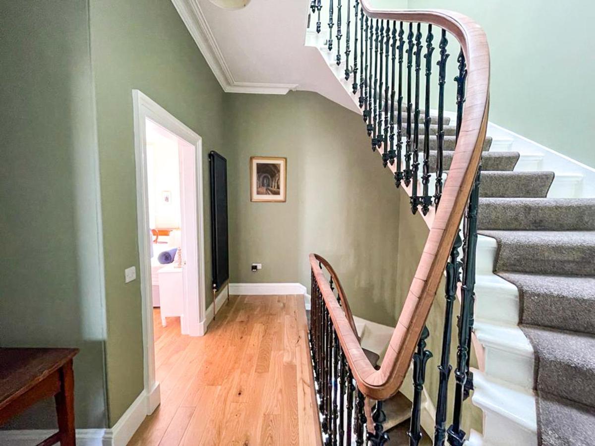 Remarkable 5br Townhouse With Garden, Sleeps 12 Appartement *