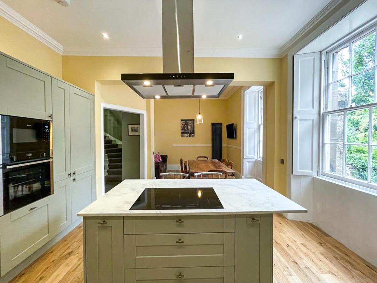 Remarkable 5br Townhouse With Garden, Sleeps 12 Appartement Édimbourg