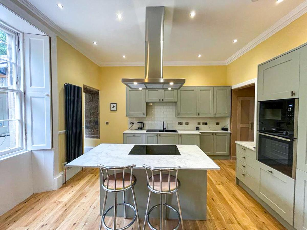 Remarkable 5br Townhouse With Garden, Sleeps 12 Appartement *