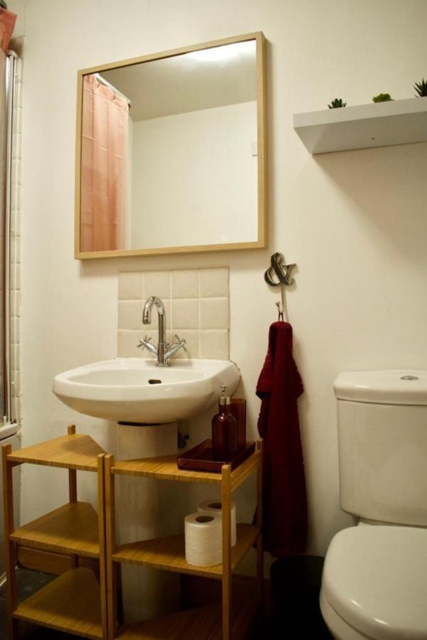 Cozy 1 Bedroom Near The Centre Hébergement de vacances *