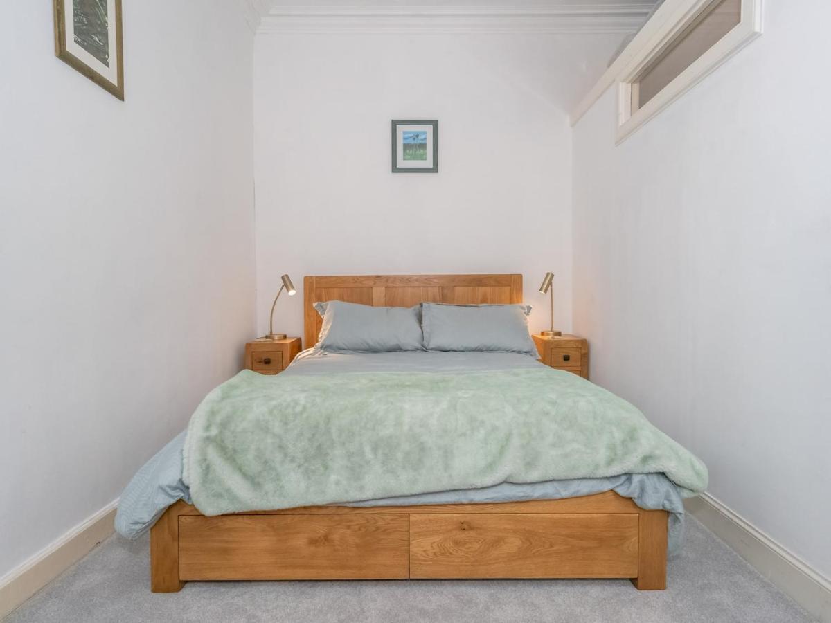 Appartement Pass The Keys Renovated 2bed Flat In Quiet Area Near The Meadows *