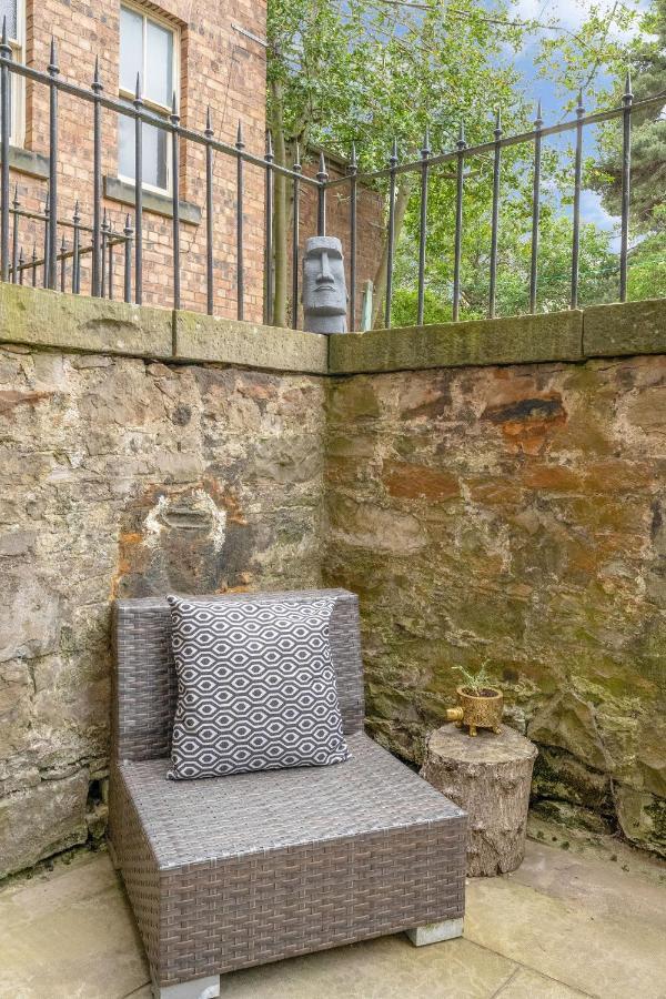 Cozy With Character Large 2 Bedroom Main Door With Garden Ferienhaus