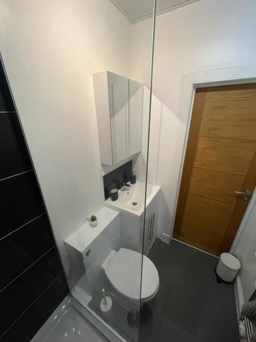 Lovely Three Bedroom Upper Holiday home Edinburgh