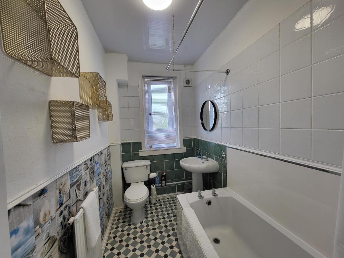 4 Bedrooms By Sensational Short Lets & Serviced Apartment Edinburgh