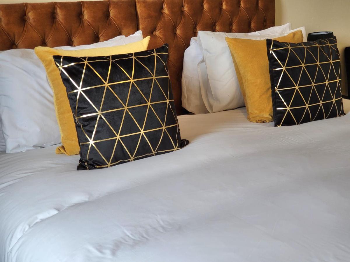 4 Bedrooms By Sensational Short Lets & Serviced *