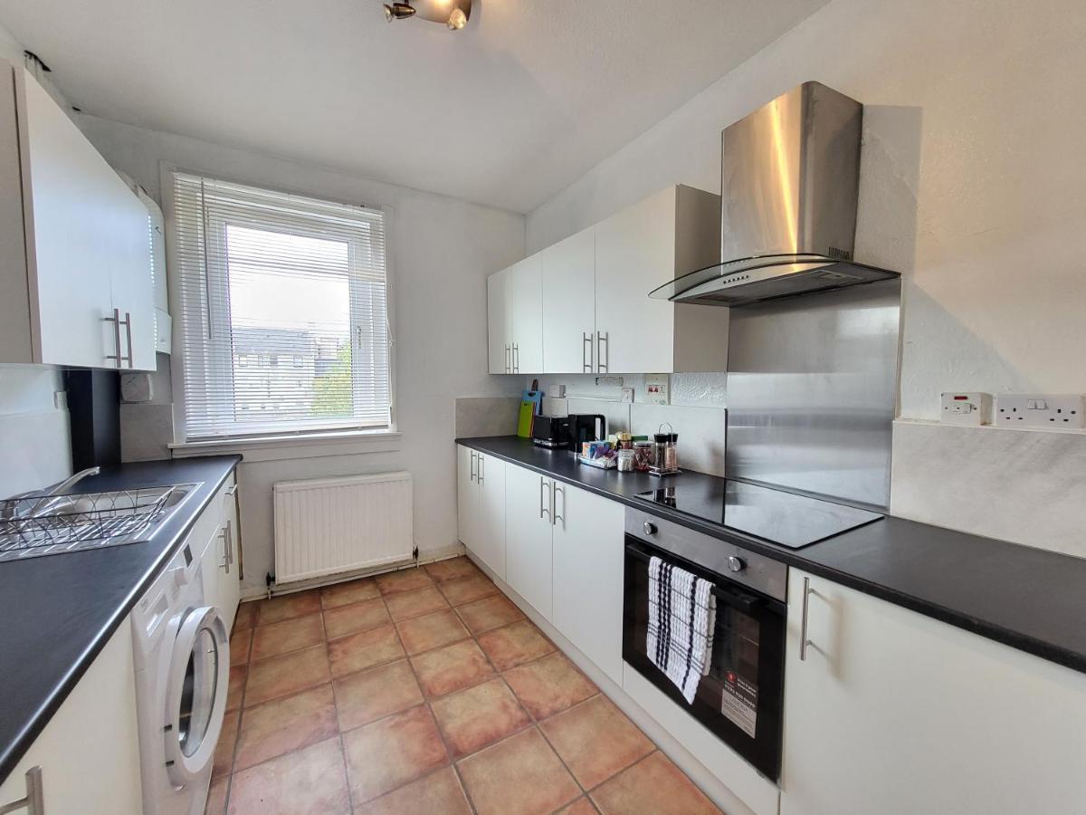 Apartment 4 Bedrooms By Sensational Short Lets & Serviced