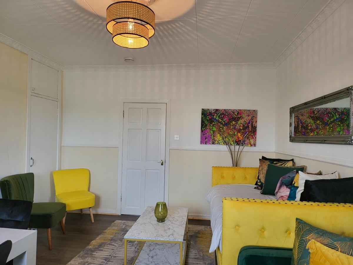 4 Bedrooms By Sensational Short Lets & Serviced Apartment Edinburgh