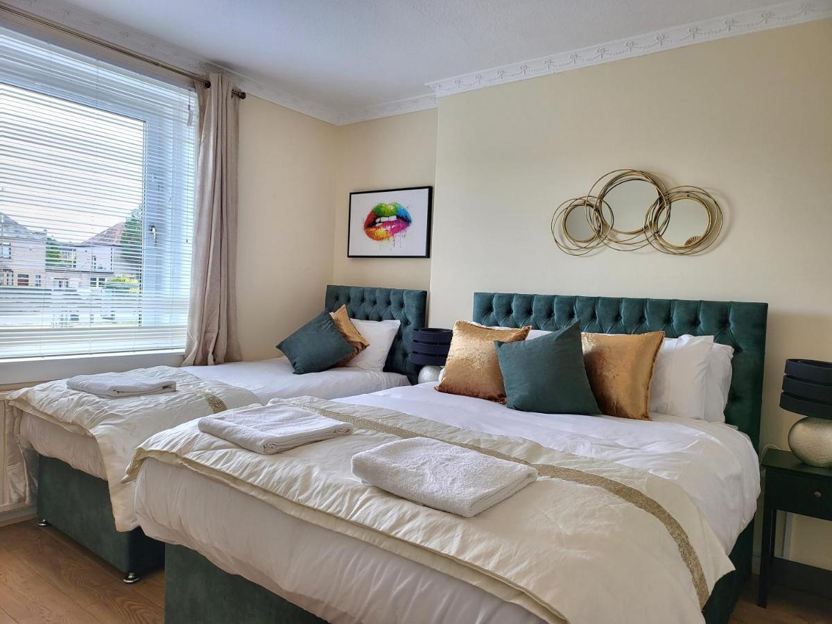 4 Bedrooms By Sensational Short Lets & Serviced Apartment Edinburgh