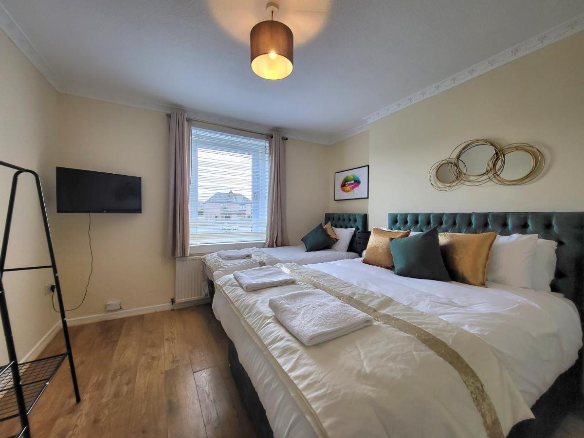 4 Bedrooms By Sensational Short Lets & Serviced *